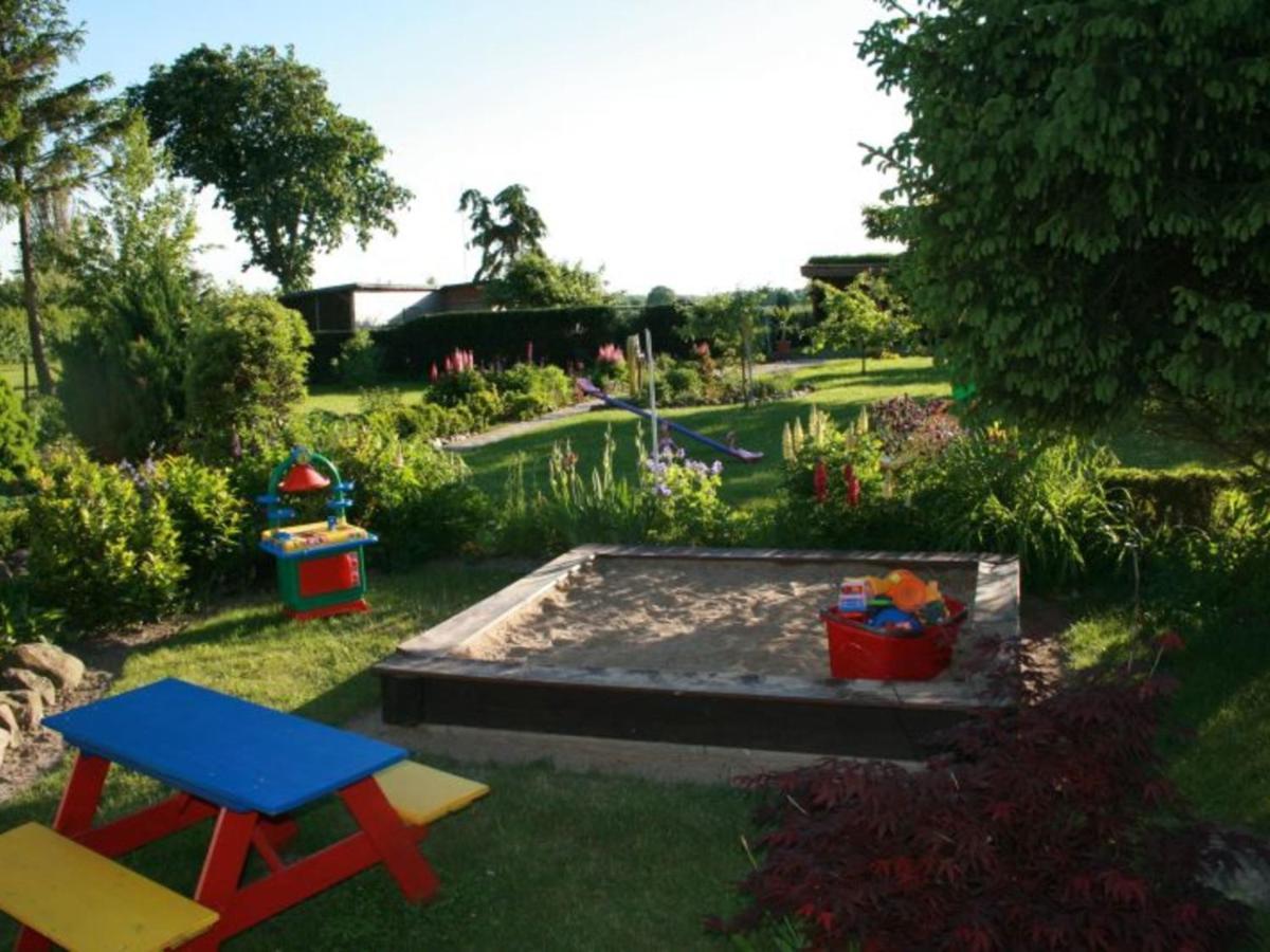 Apartment In Robertsdorf With Garden, Terrace, Barbecue Blowatz Habitación foto