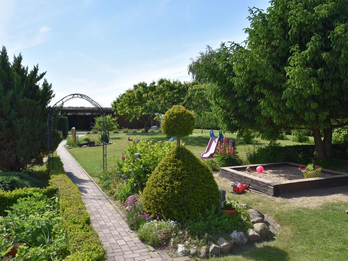 Apartment In Robertsdorf With Garden, Terrace, Barbecue Blowatz Habitación foto